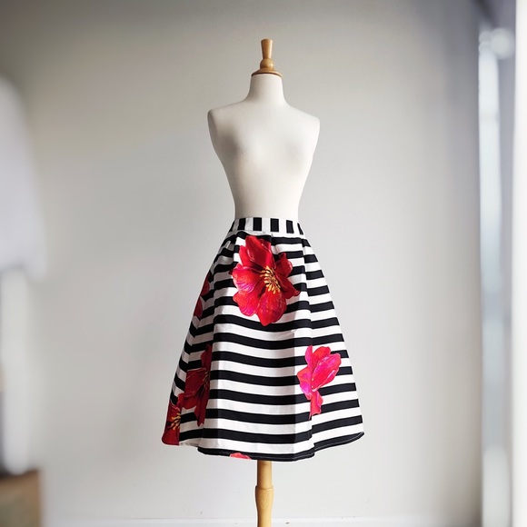 Amelia James Dresses & Skirts - NWT AMELIA JAMES | Striped Floral Flouncy Skirt |